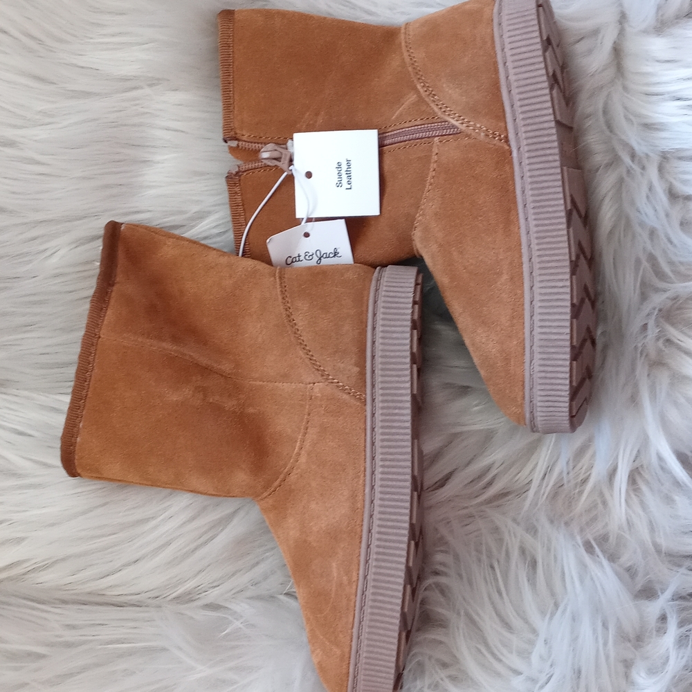 Brown winter boots